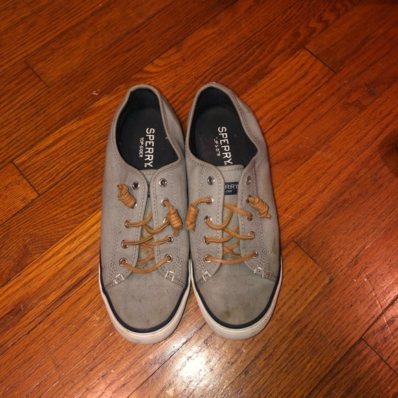 Shoes - Picture 2 of 5